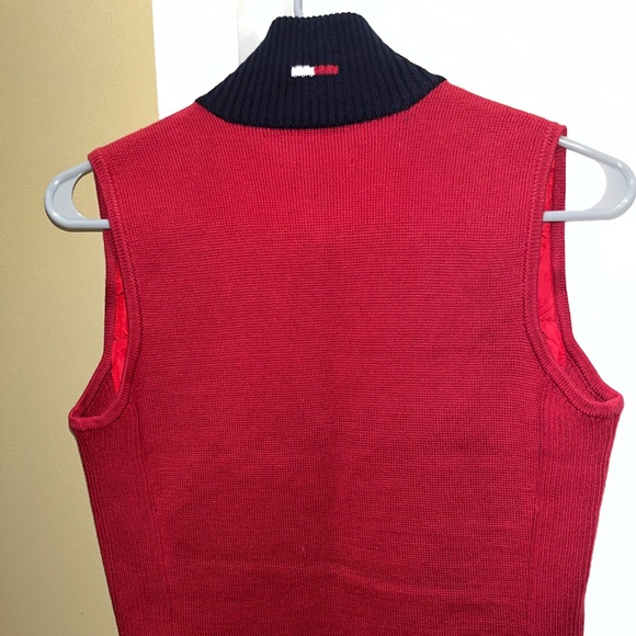 Women’s Vintage Tommy Hilfiger Red Quilted Puffer Vest - Picture 6 of 8